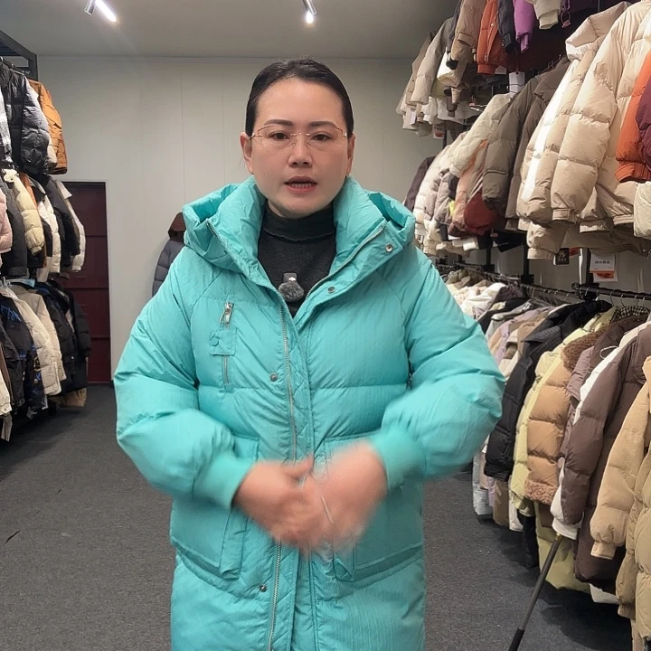 艾雨衣尚羽绒外套