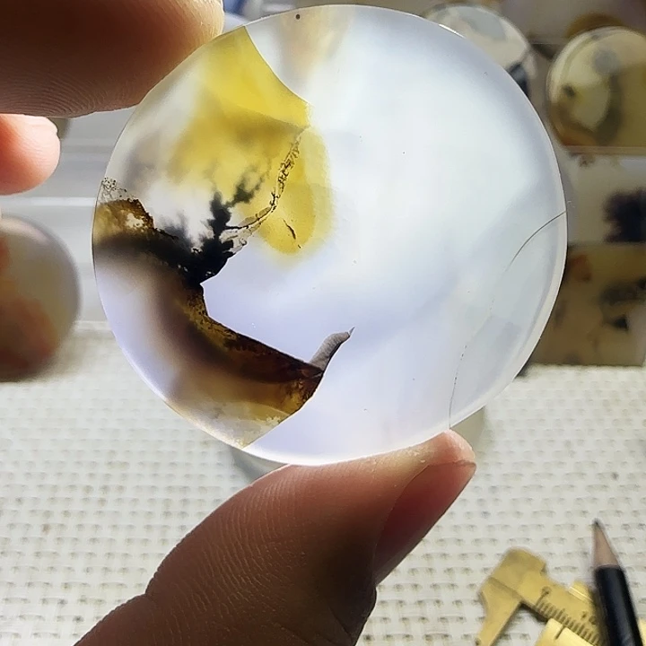 玛瑙/玉髓未镶嵌珠宝奇石