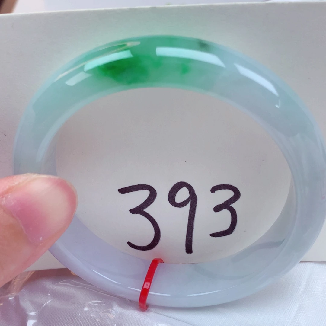 翡翠手镯未镶嵌翡翠