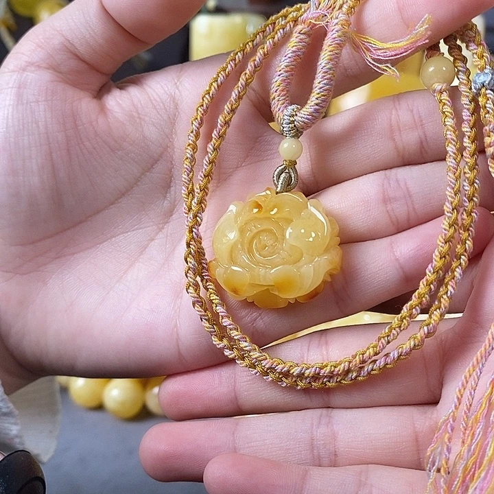 琥珀未镶嵌裸石牡丹花