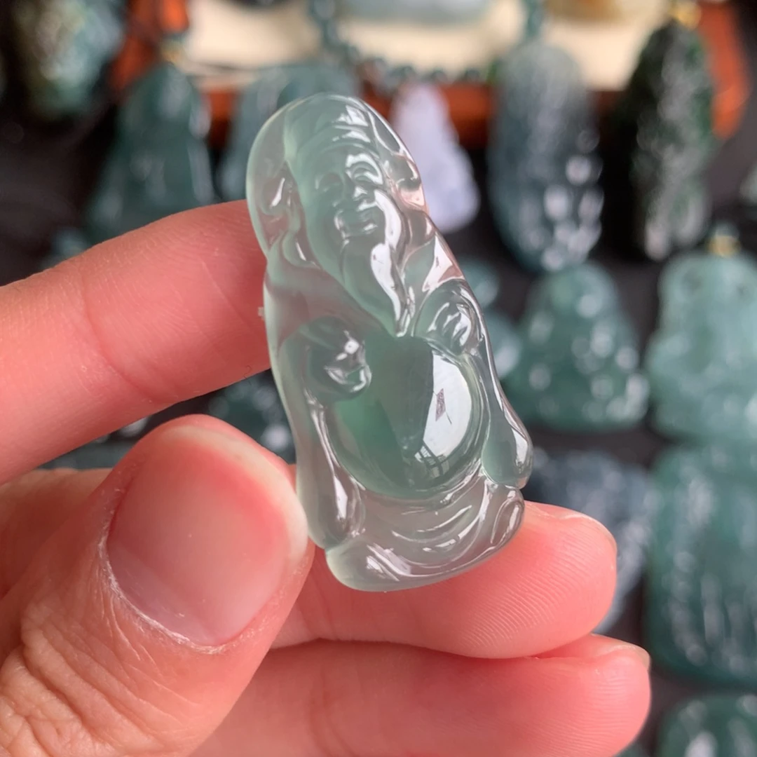 翡翠未镶嵌颈饰财神