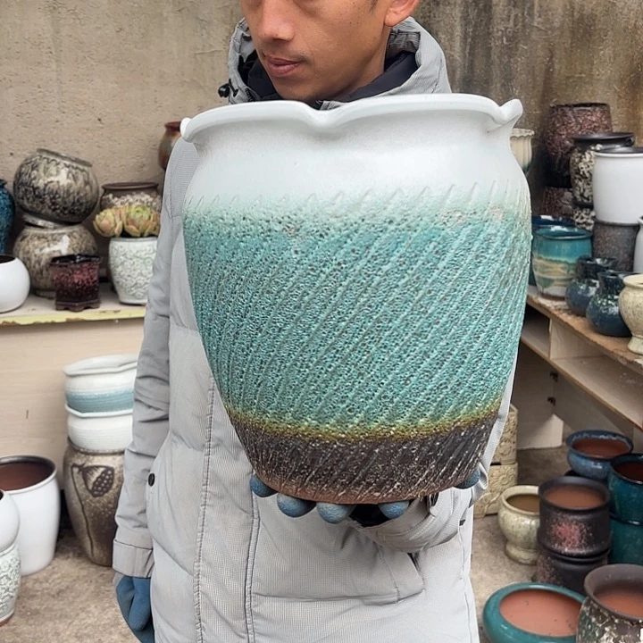 红陶白蓝口径23高度26