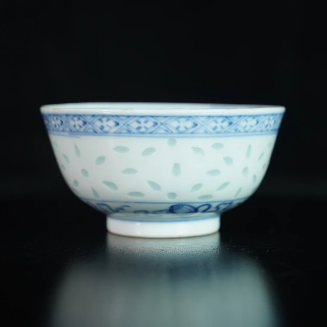 LABC250511072【十竹斋】清光绪青花玲珑瓷花卉赏碗