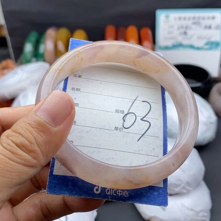 未镶嵌手镯石英质玉
