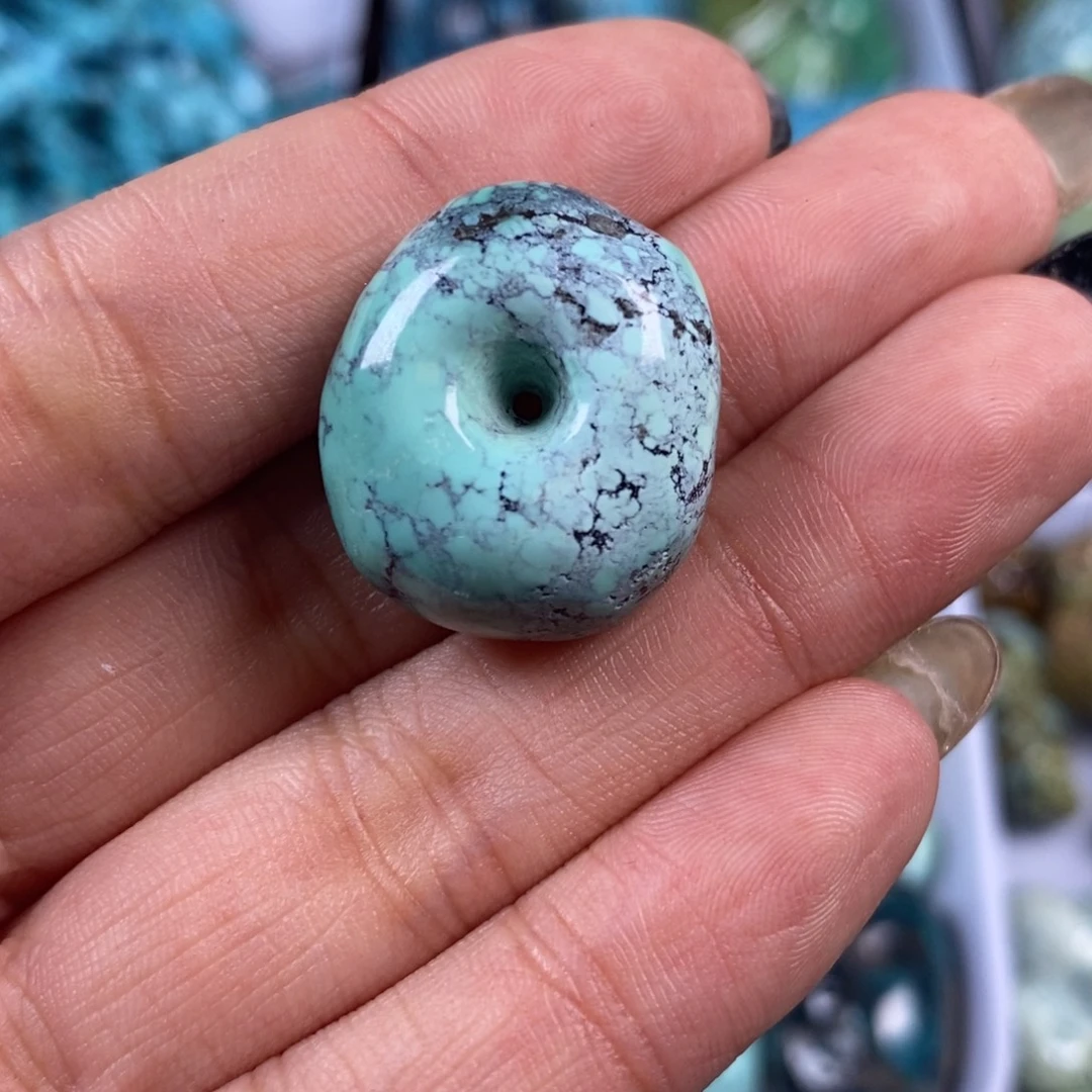 绿松石未镶嵌颈饰