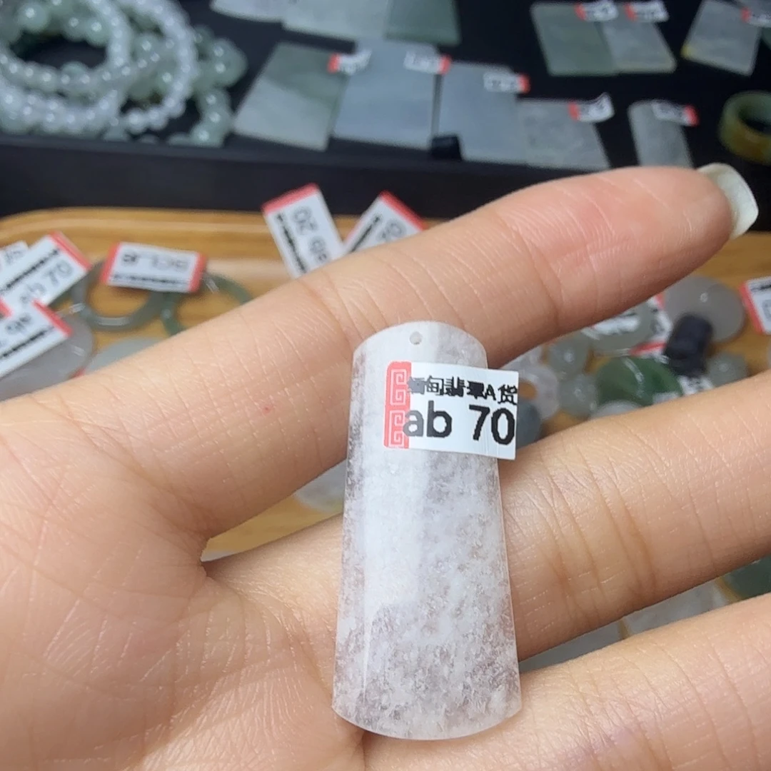 翡翠未镶嵌颈饰天然缅甸翡翠A货