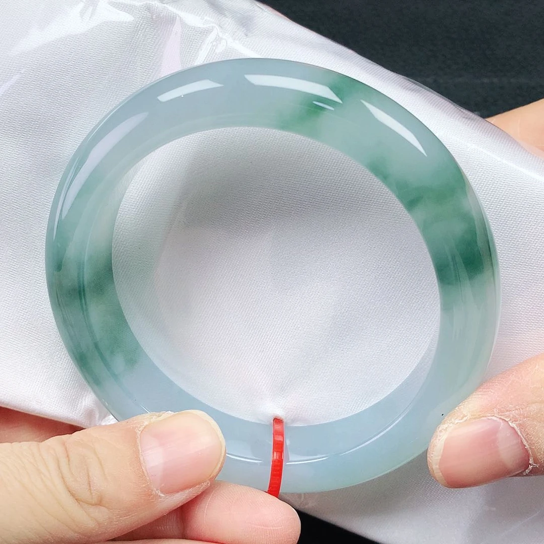 翡翠手镯未镶嵌59圈