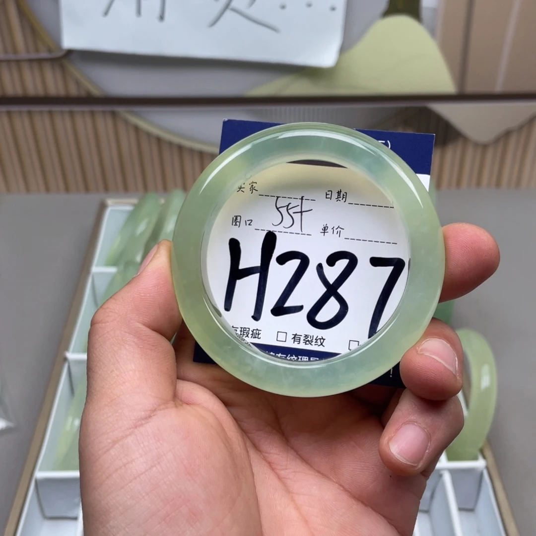 岫玉手镯手镯未镶嵌
