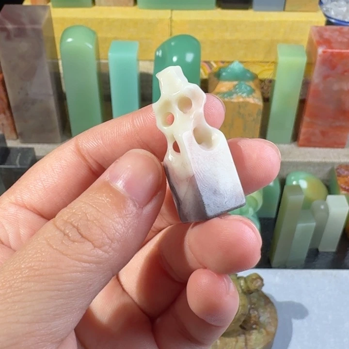 江***舟老挝石老挝石山子印章1个