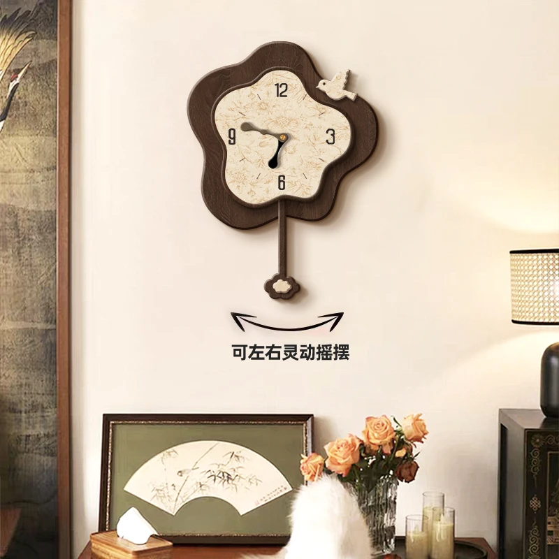 家用客厅拐角挂钟表挂墙时钟中古风可摇摆云朵创意高端静音钟表