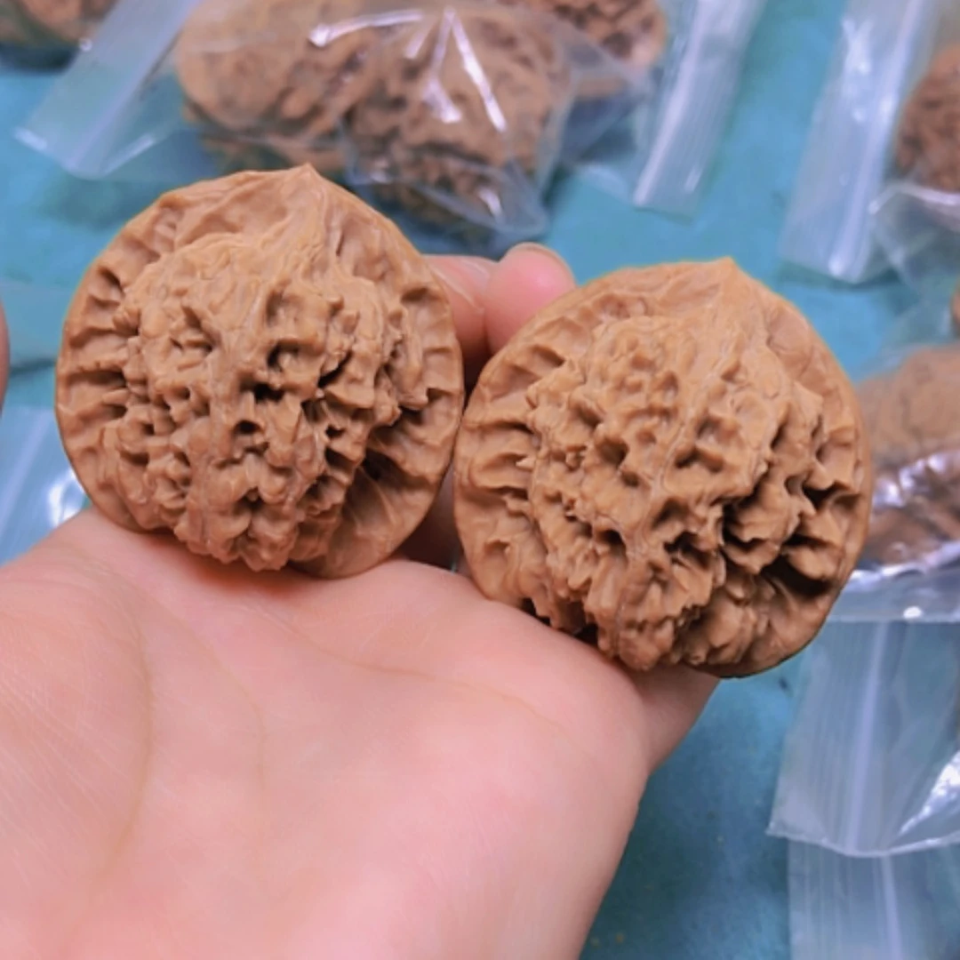 【闪购商品】摆件核桃42乾隆纹有修