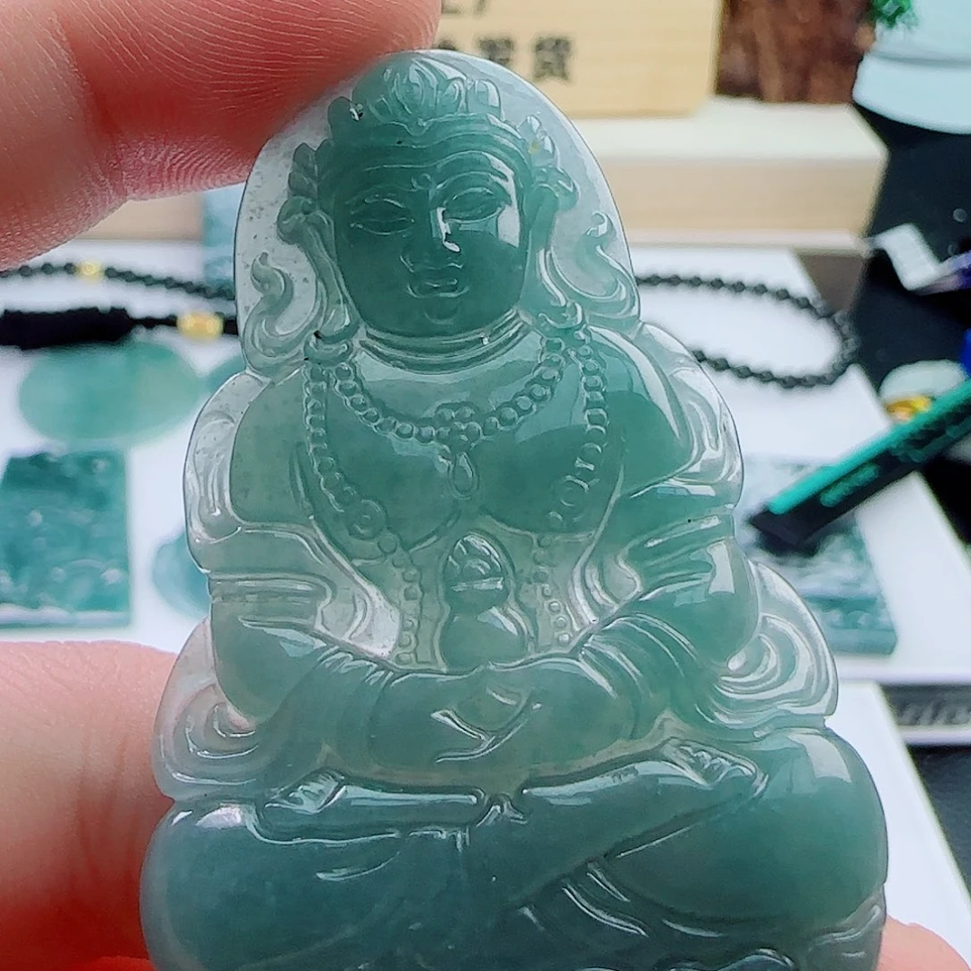 翡翠未镶嵌颈饰1111