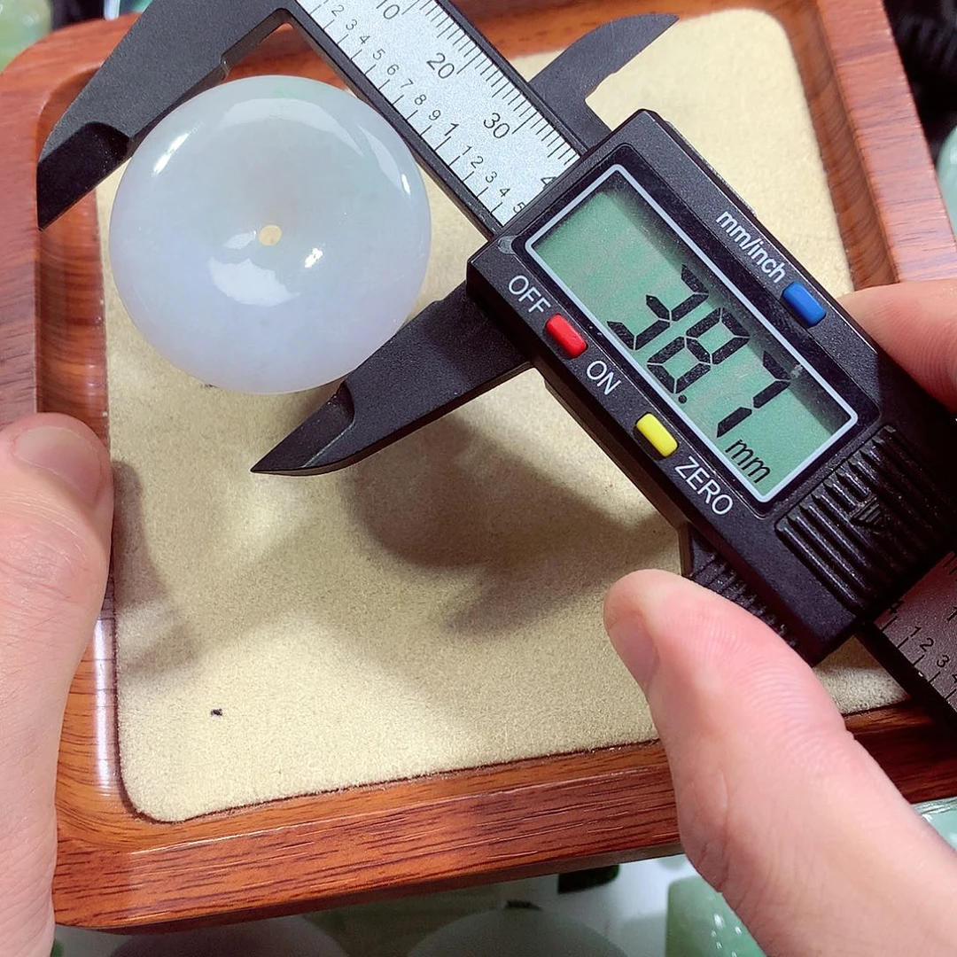 颈饰未镶嵌翡翠缅甸翡翠