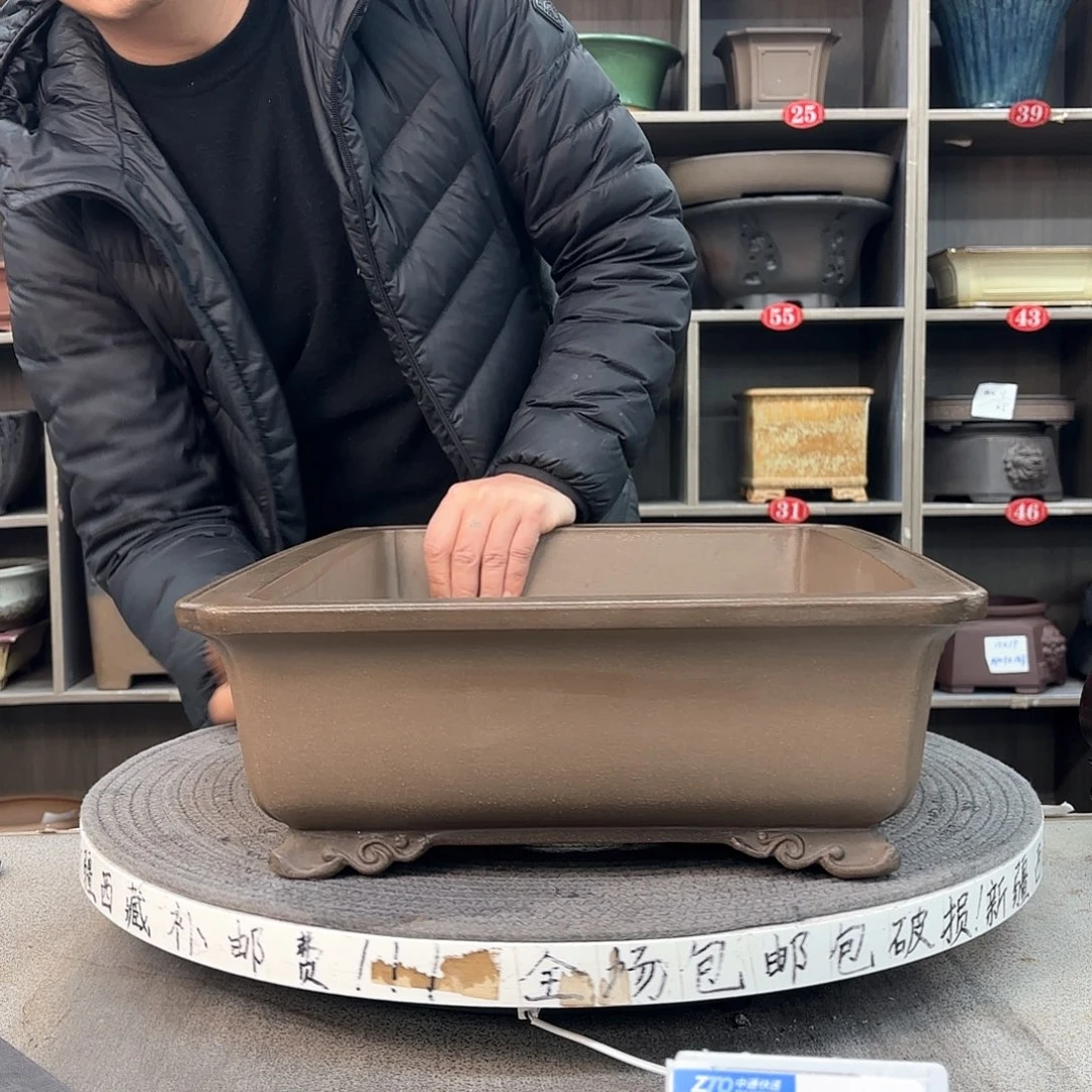 紫砂花盆钟*生紫砂的颜色很好看