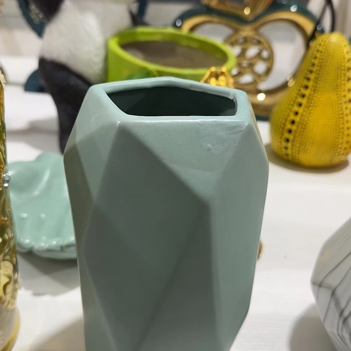 陶瓷绿色几何花瓶