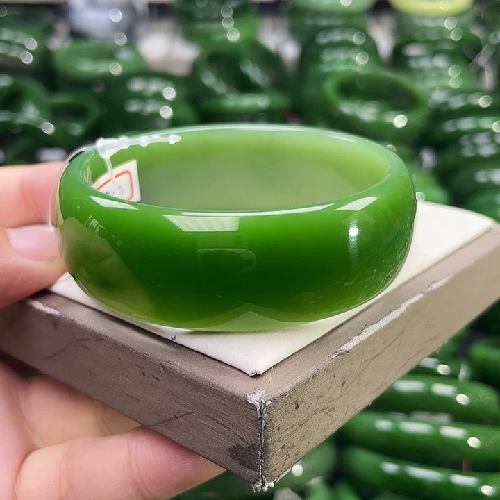 未镶嵌手镯和田玉（碧玉）