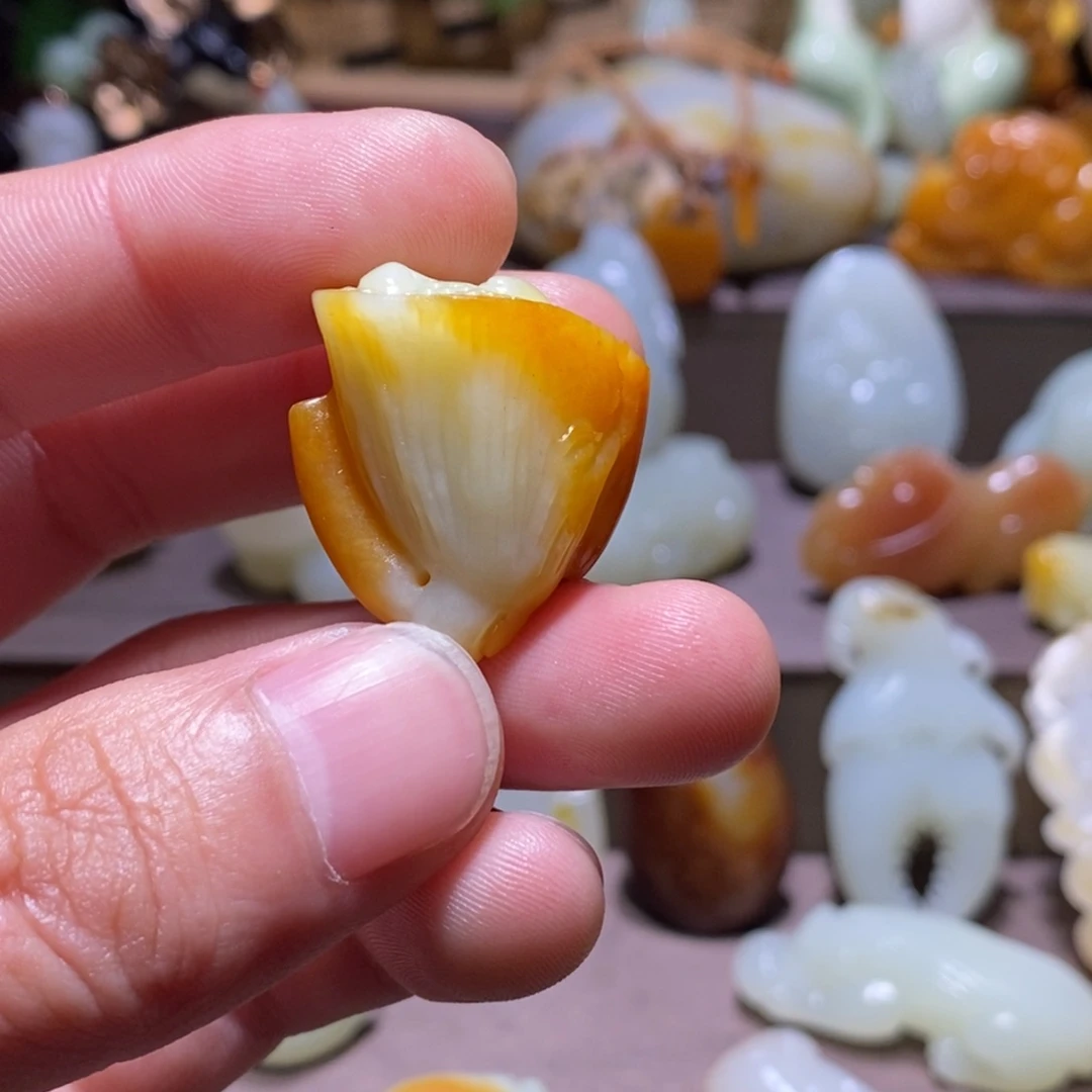 何***也和田玉未镶嵌车挂