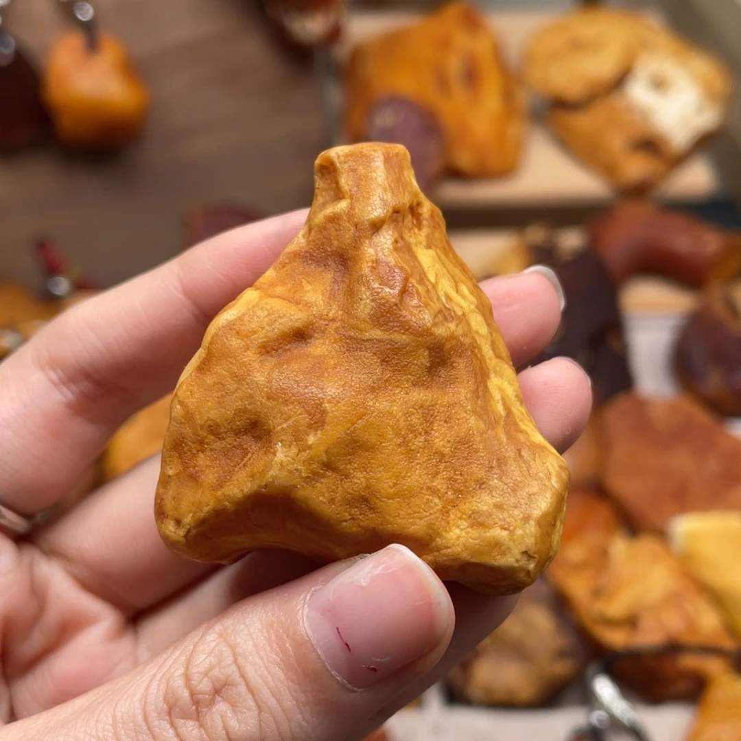 琥珀未镶嵌珠宝奇石