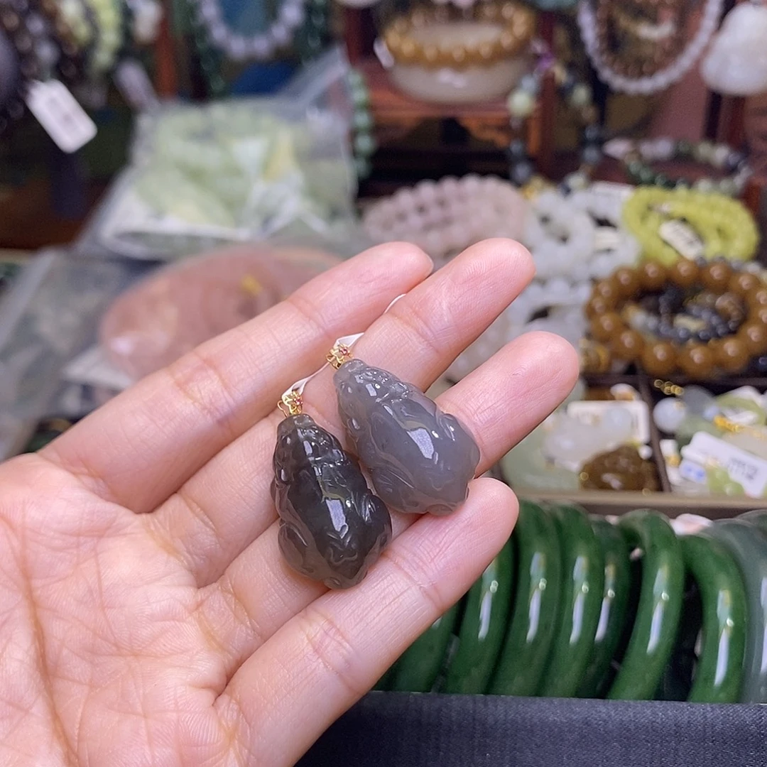 和田玉未镶嵌颈饰多样性发一 18.K金貔貅