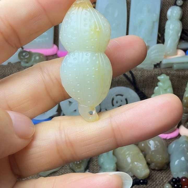 和田玉（糖玉）未镶嵌挂件