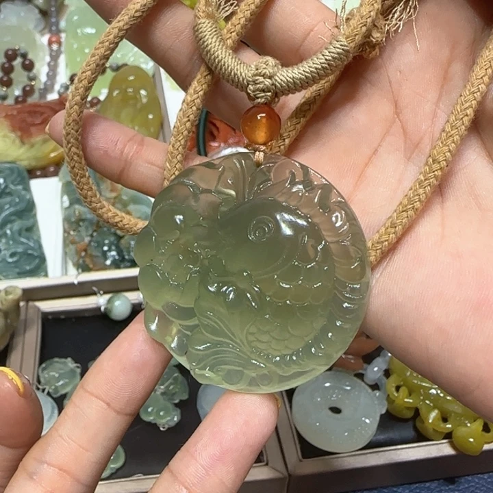 蛇纹石玉未镶嵌吊坠