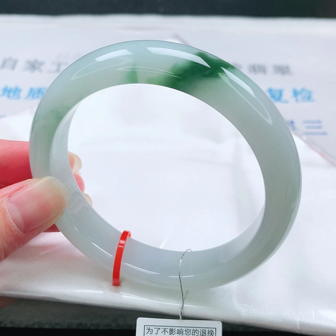 翡翠手镯未镶嵌59圈