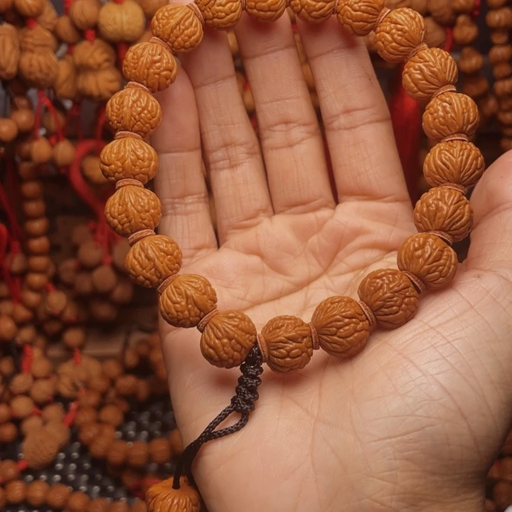 木质类龙纹桃枭挂件