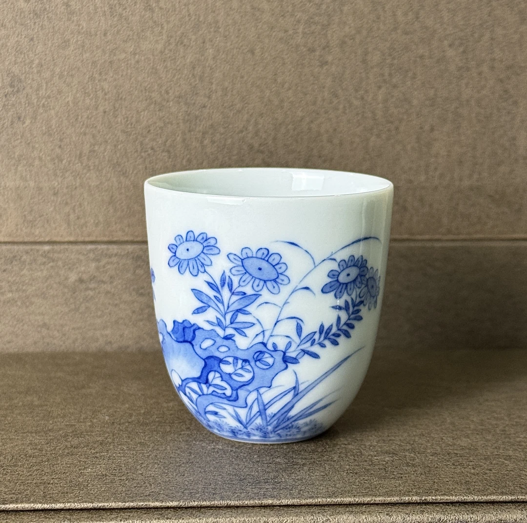 椿石楸露.清康熙风蝶恋花逸情怀主人杯陶瓷