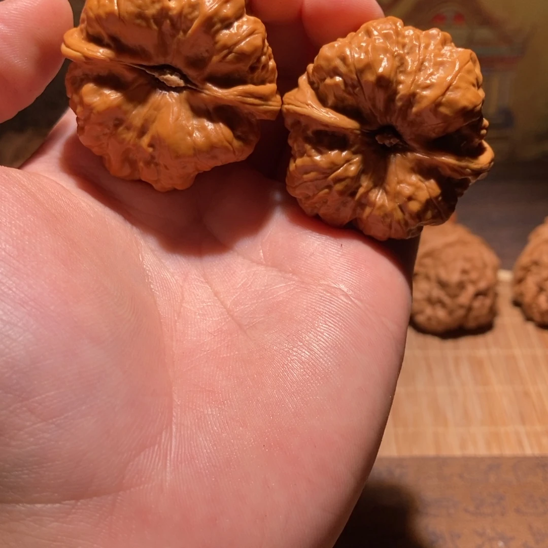 出***爽吊坠文玩核桃蛤蟆头D35