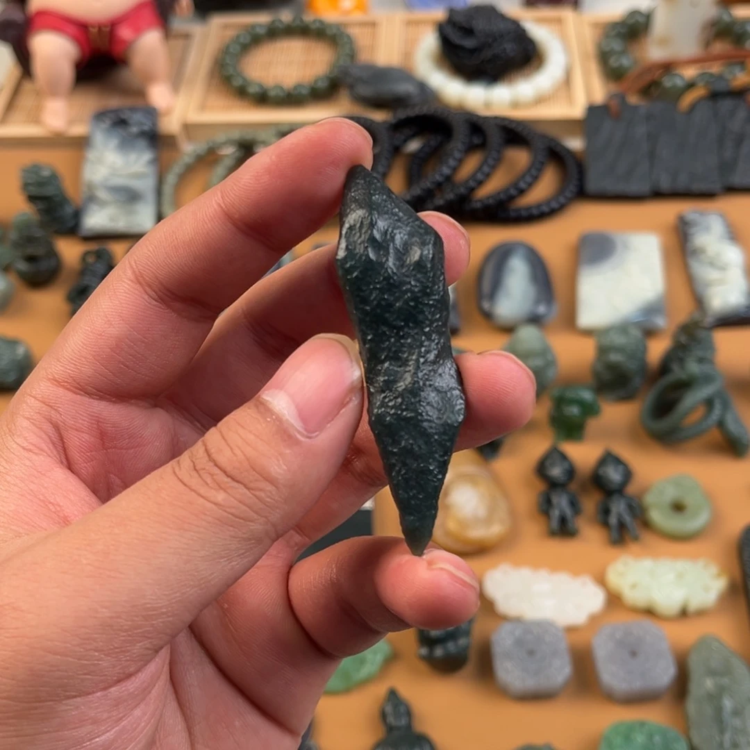 和田玉颈饰未镶嵌纹****今