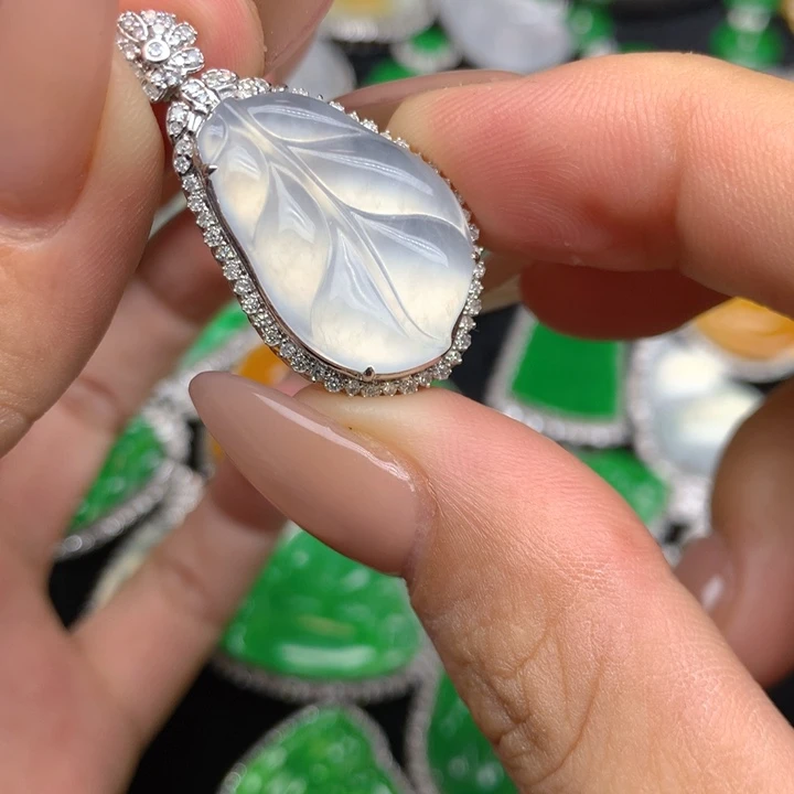 翡翠18K金镶嵌吊坠(不含链)
