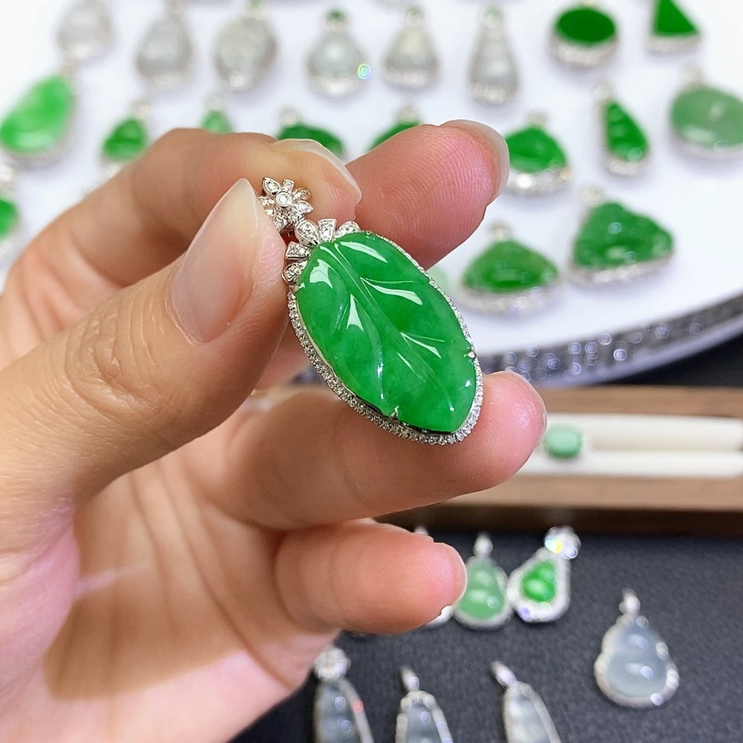 翡翠18K金镶嵌吊坠(不含链)