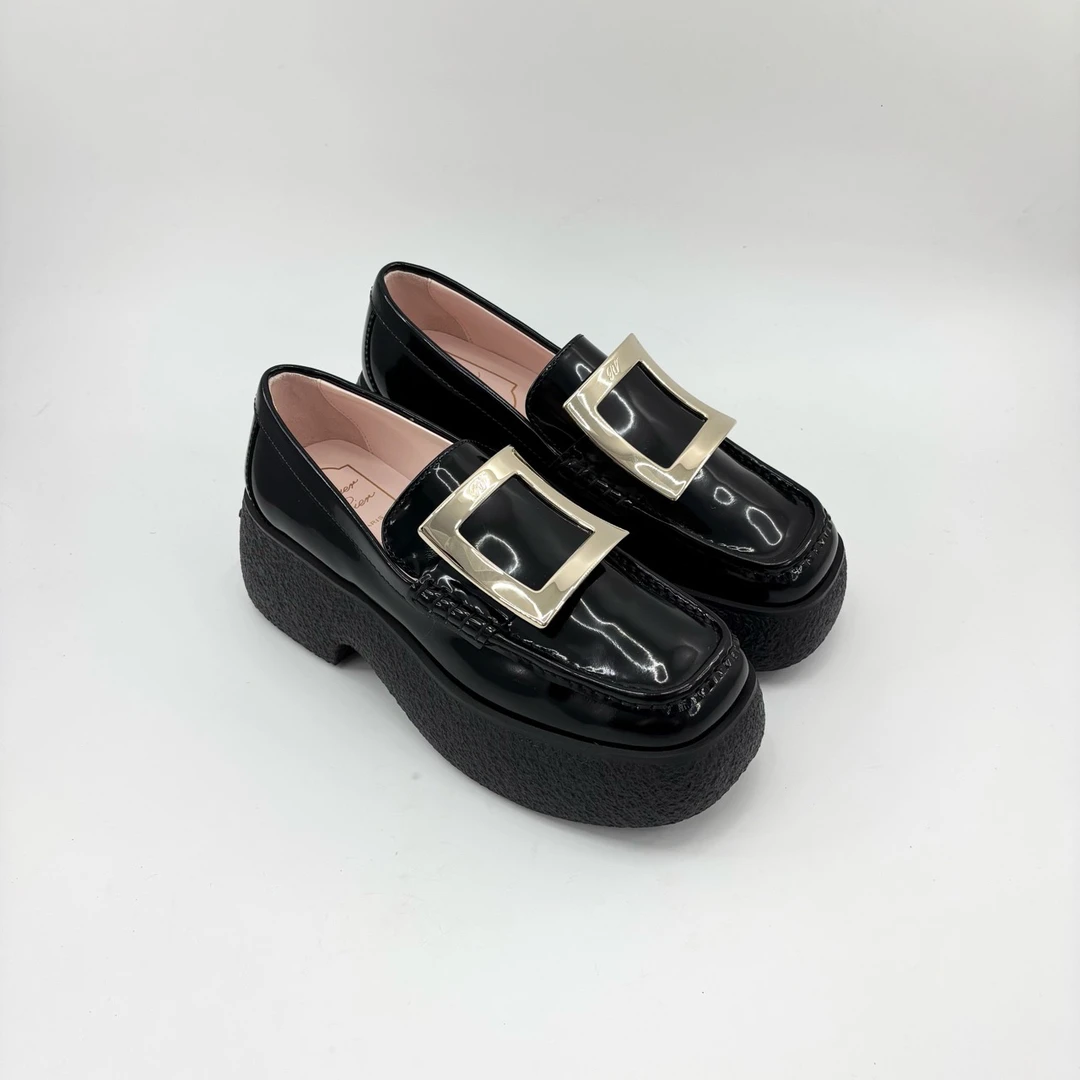 全新未使用 Roger Vivier/罗杰·维威耶 36码/方金扣乐福/pp426446