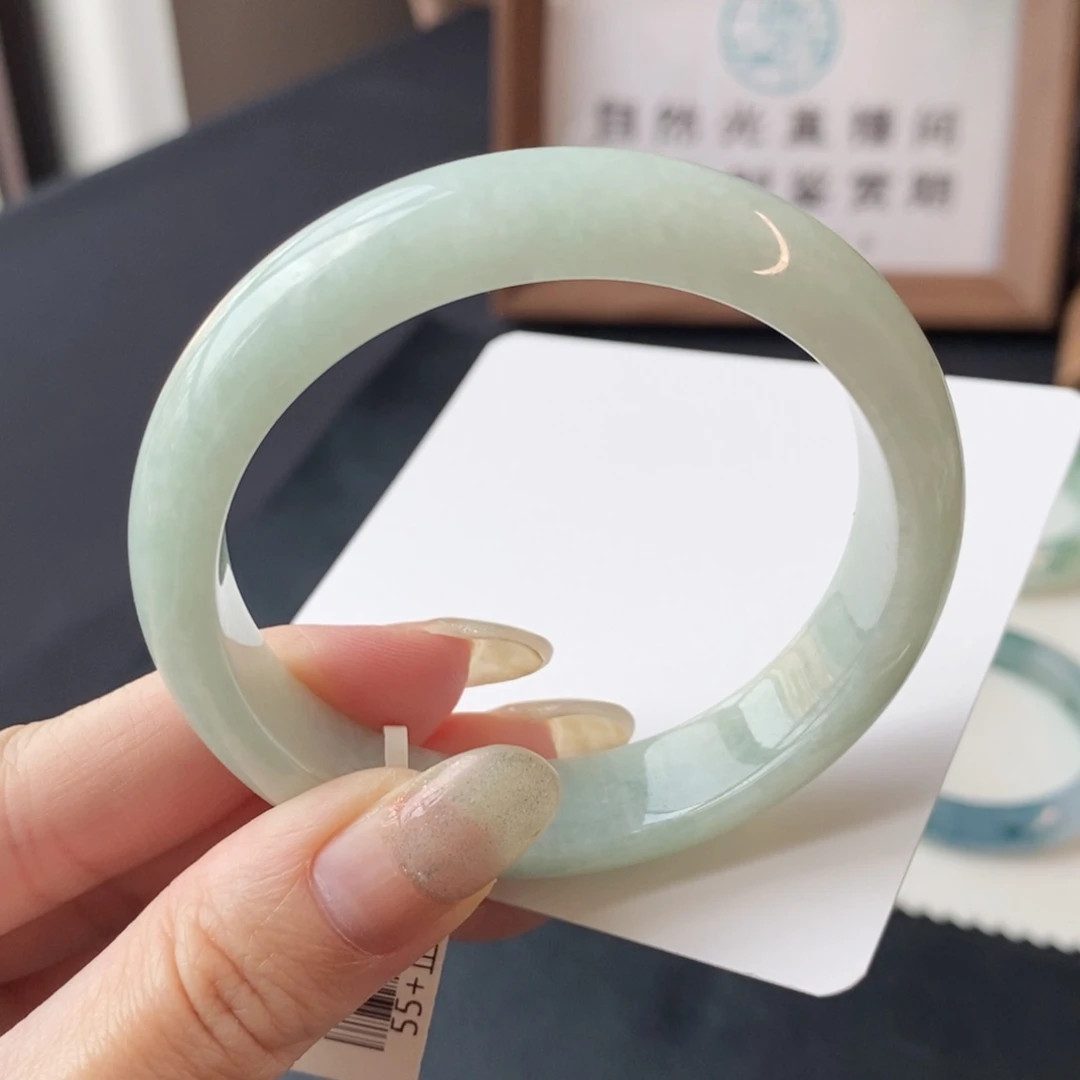 翡翠手镯未镶嵌甜果绿55