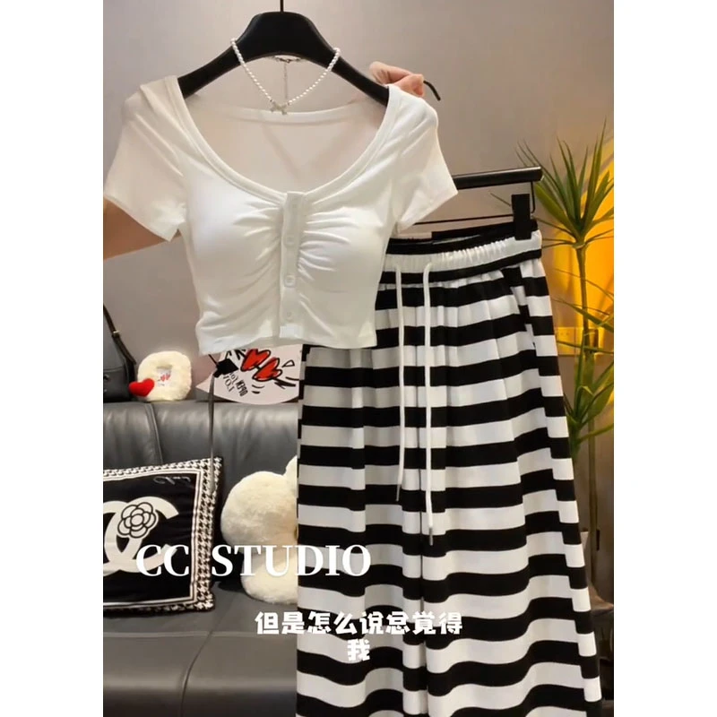 夏季搭配一整套2025新款法式甜辣妹洋气褶皱短袖条纹阔腿裤两件套