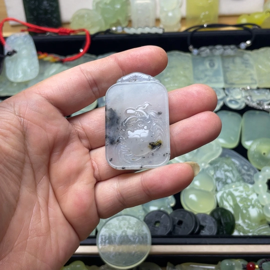 未镶嵌蛇纹石玉颈饰