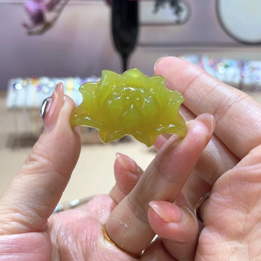 岫玉颈饰未镶嵌手镯