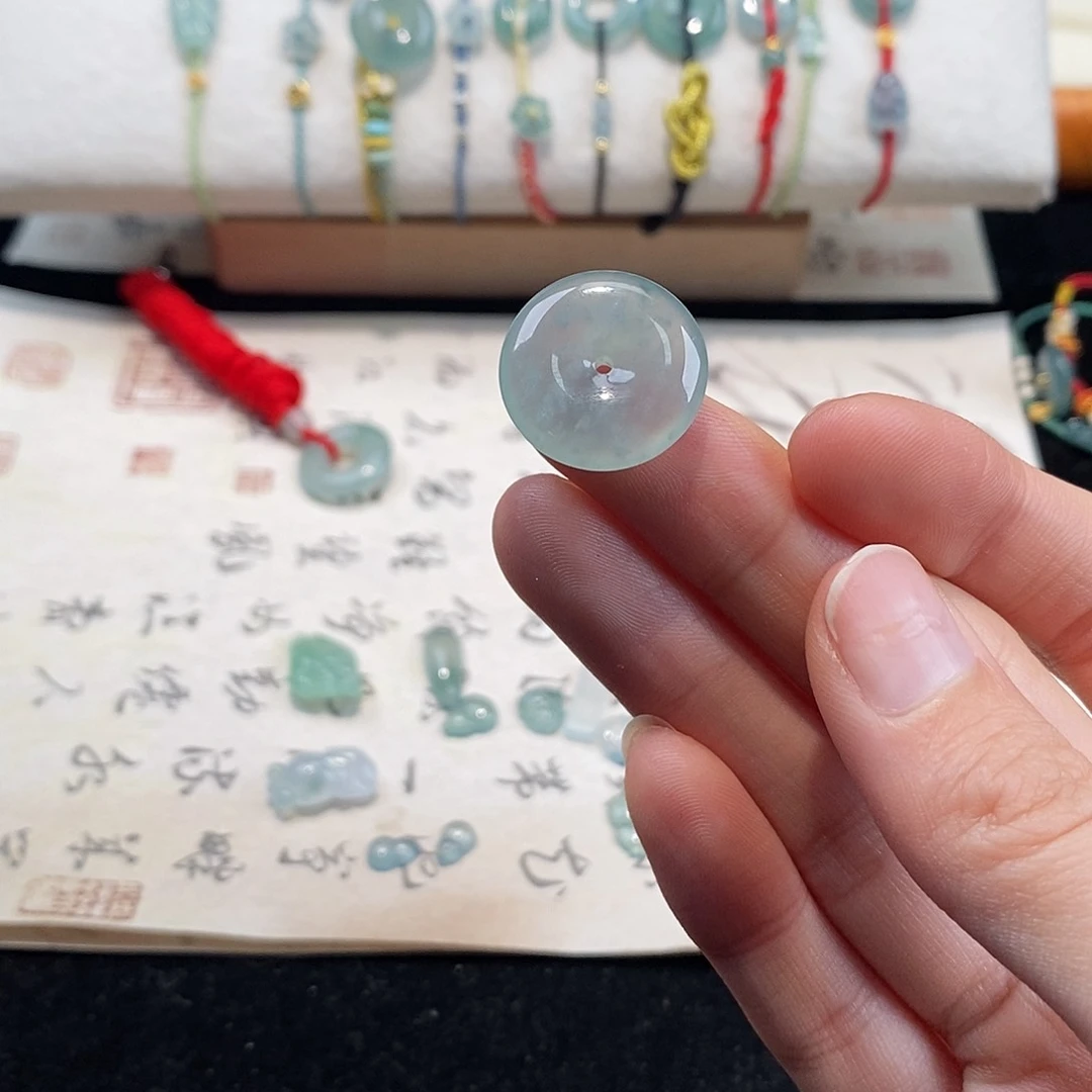 翡翠颈饰未镶嵌米*花天然翡翠