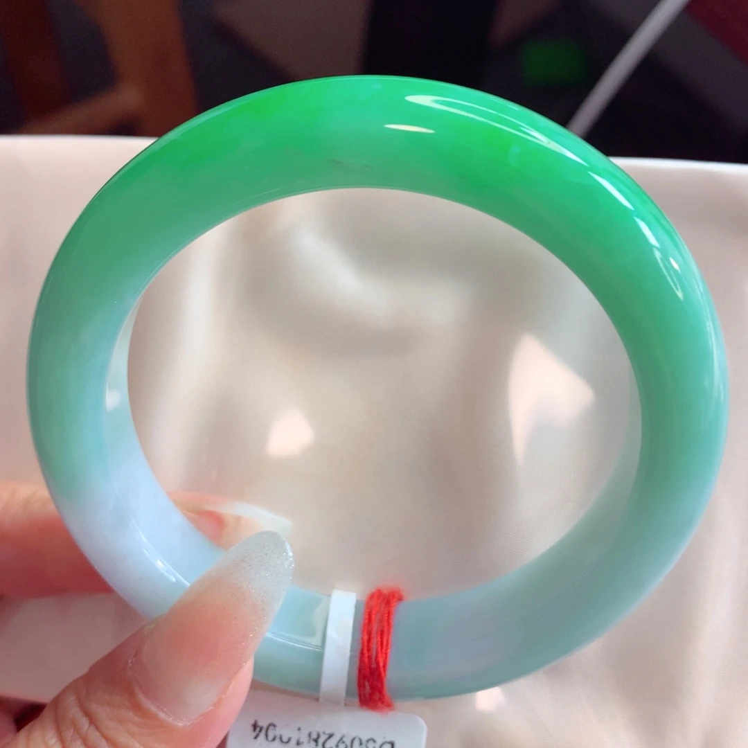 未镶嵌手镯翡翠58.7正圈 有色点（36号）