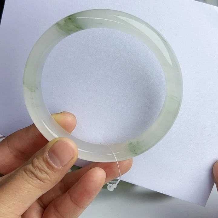 【闪购商品】石英质玉手镯未镶嵌