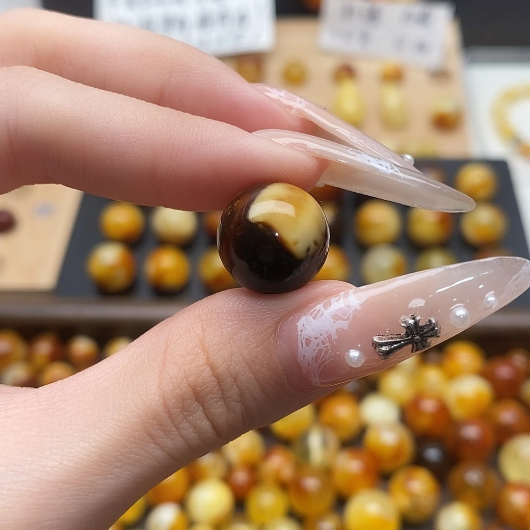 沐***۶蜜蜡未镶嵌裸石蜜蜡