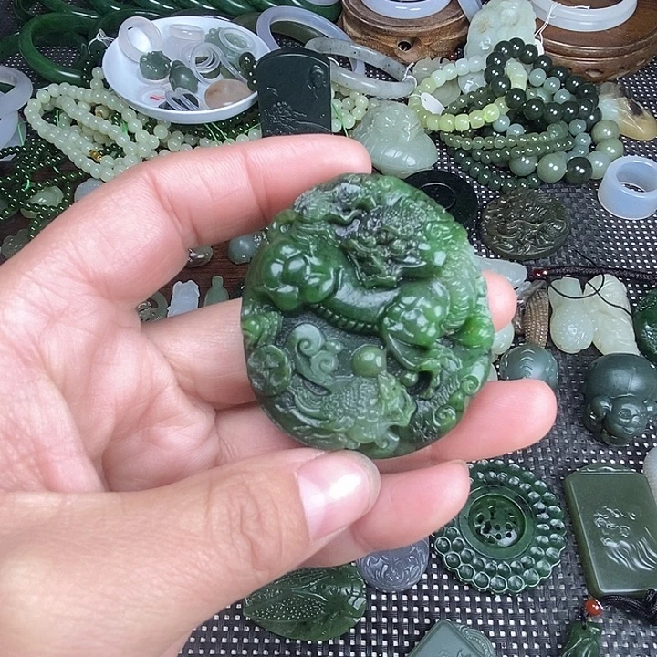 和田玉（糖玉）未镶嵌颈饰