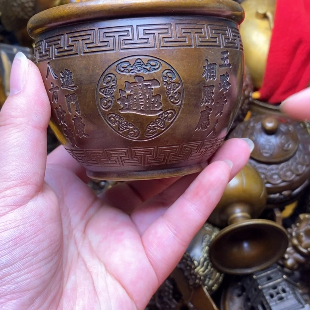 铜器摆件做工精良