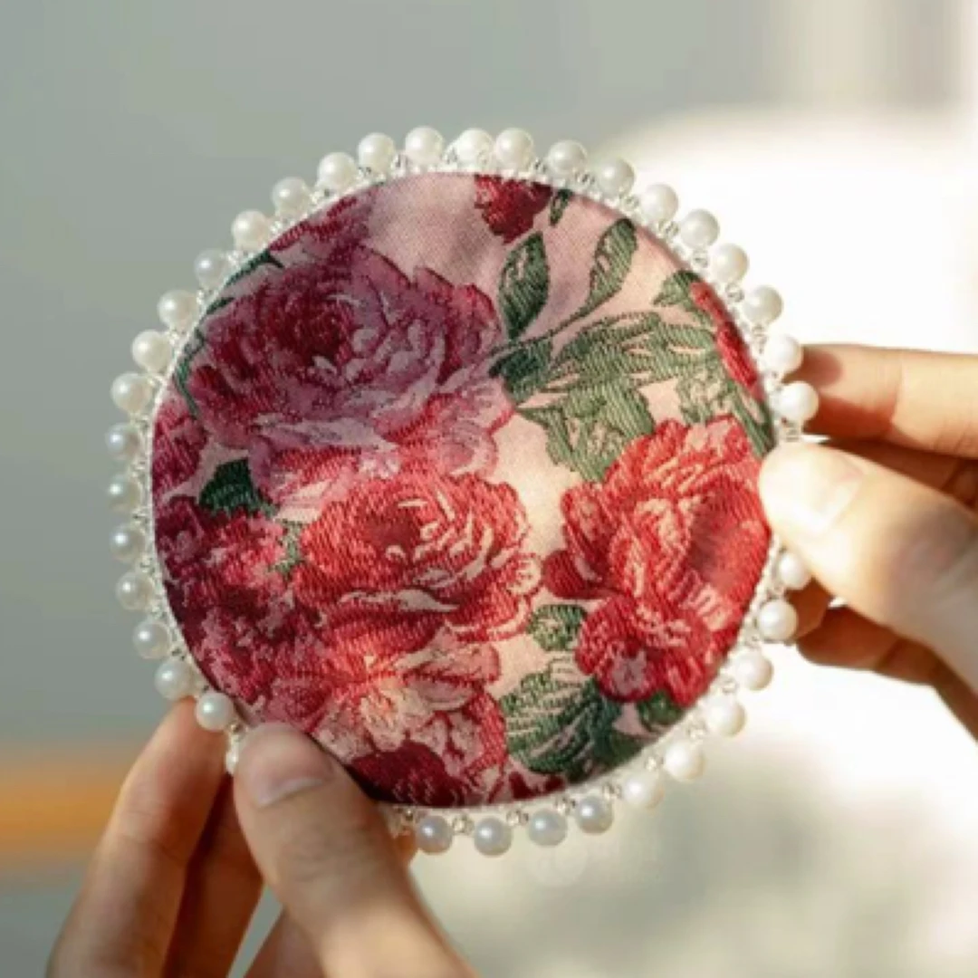 当代 如馨·弗洛伊德 轻奢织锦缎茶席杯垫刺绣