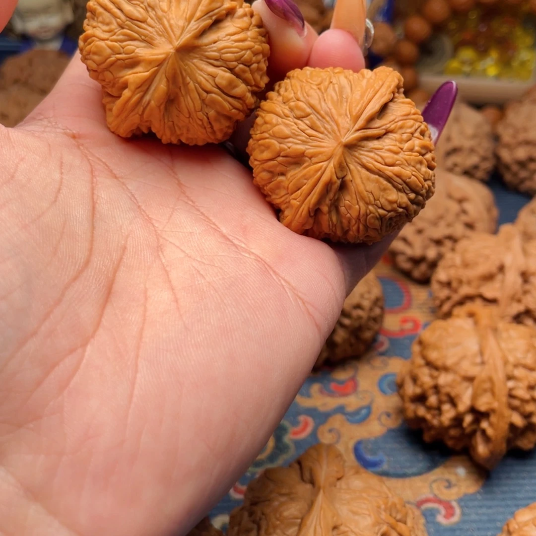 吊坠文玩核桃《*》绣球