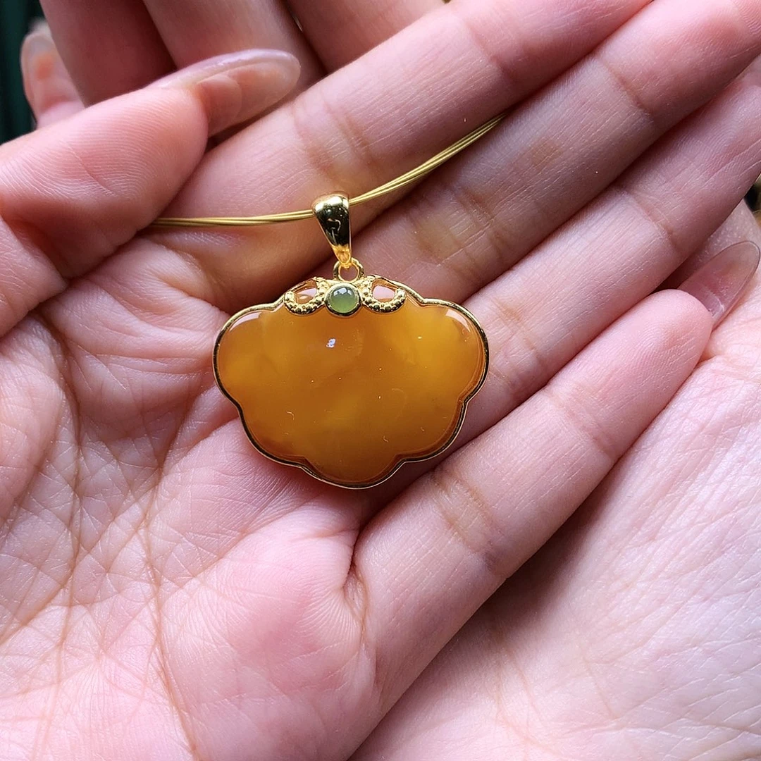 蜜蜡颈饰银S925镶嵌吊坠