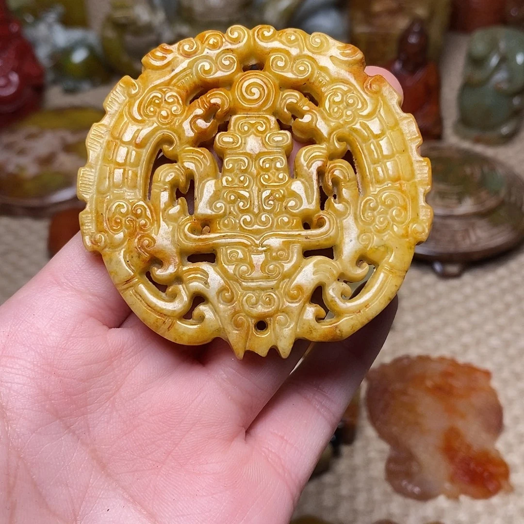 蛇纹石玉未镶嵌颈饰