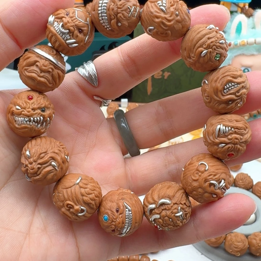 猴头核桃吊坠满贯