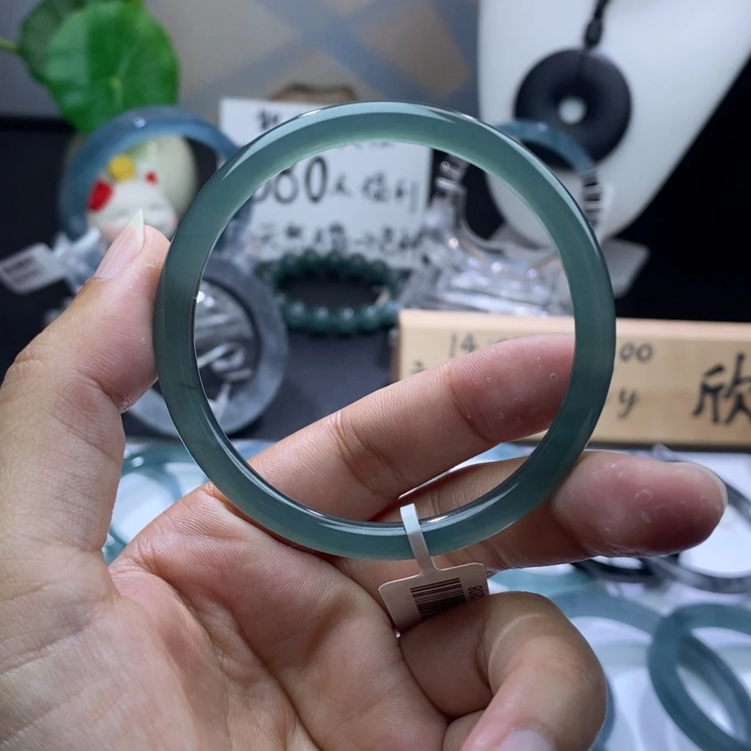 定制翡翠未镶嵌成品买断湖水绿53.5