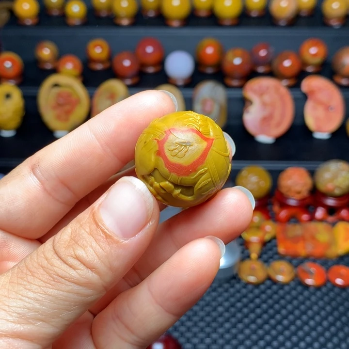 龙***三玛瑙/玉髓1未镶嵌战国红鸡油黄